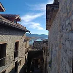 Mora De Nuei Hostel