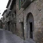 Mora De Nuei Hostel