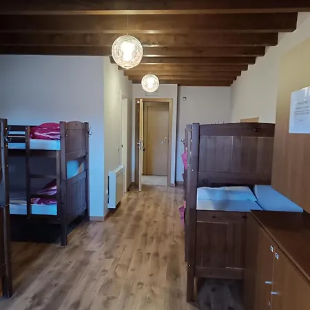 Mora De Nuei Hostel
