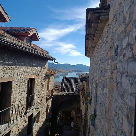 Mora De Nuei Хостел