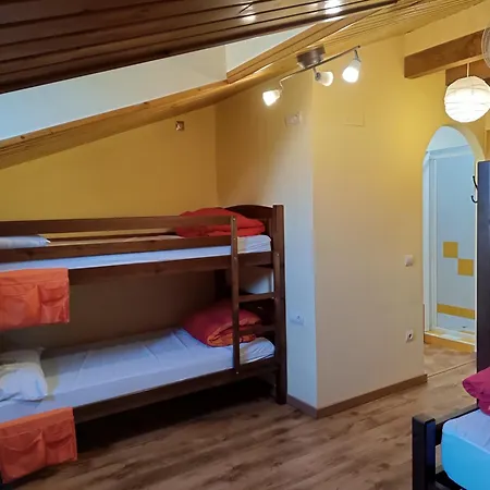 Hostel Mora De Nuei *