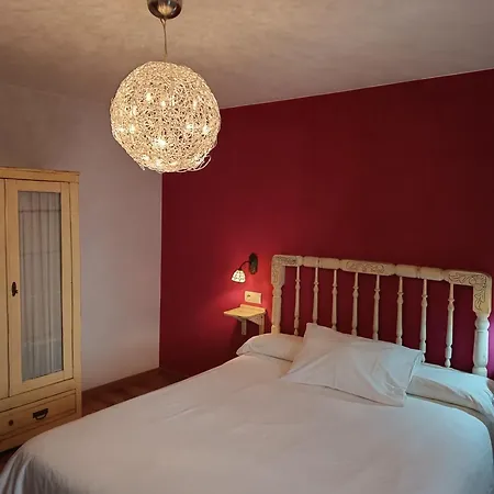 Mora De Nuei Хостел