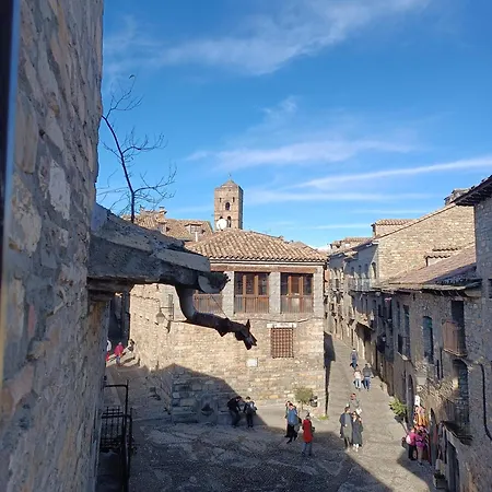Mora De Nuei
