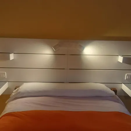 Mora De Nuei Хостел