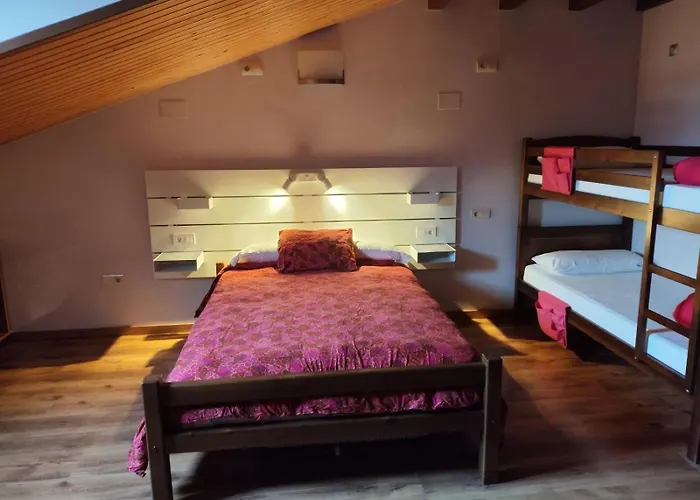 Mora De Nuei Hostel *